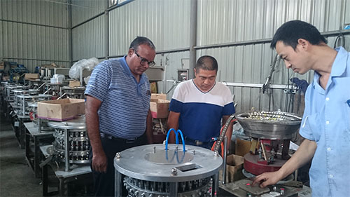 India customer Himad visited Yason for blood collection tube cap assembly machine